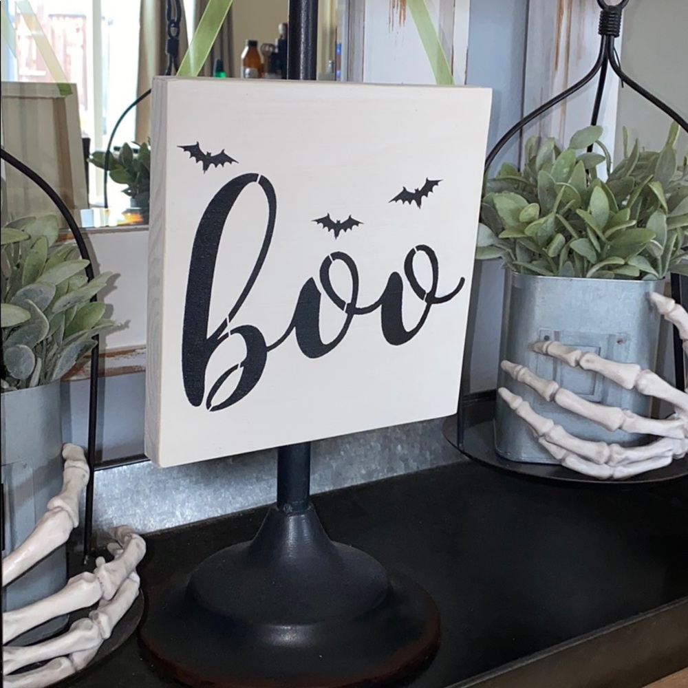 NEW Boo Halloween sign